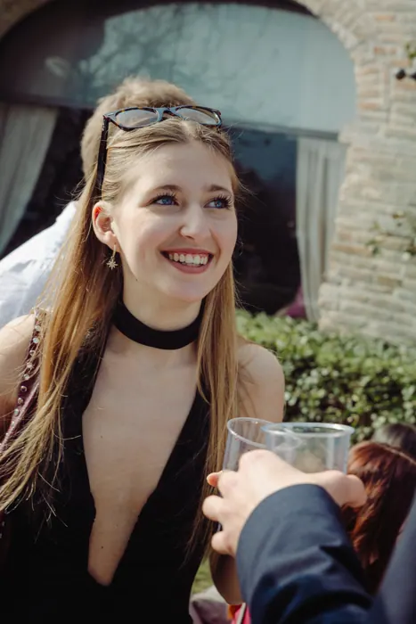 Ritratto di una partecipante sorridente — Cento Giorni 2026